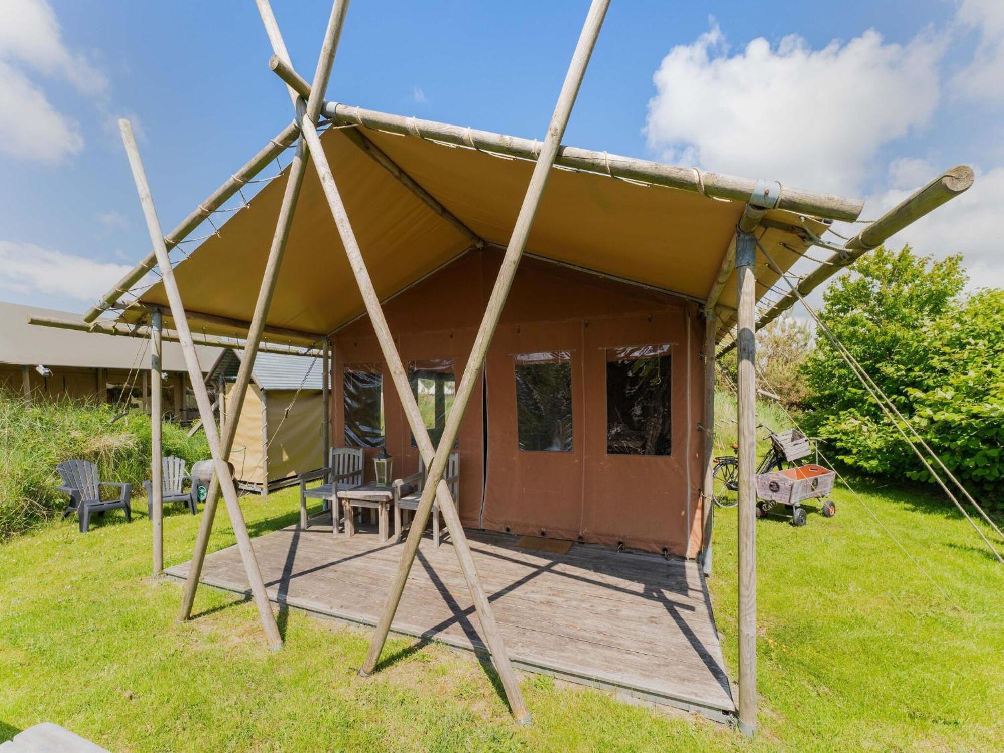 Quaint Bungalow In Callantsoog With Garden Екстериор снимка