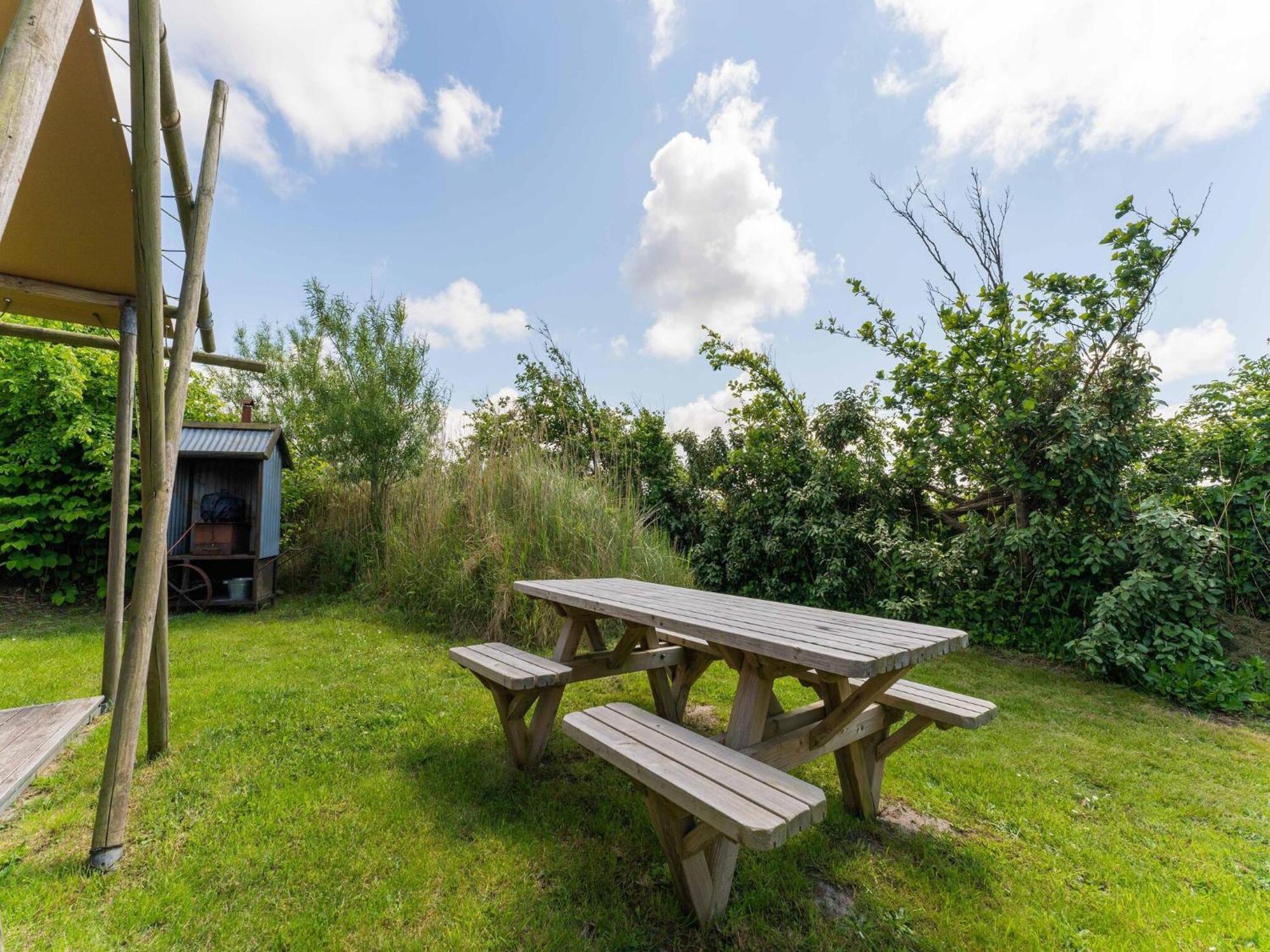 Quaint Bungalow In Callantsoog With Garden Екстериор снимка