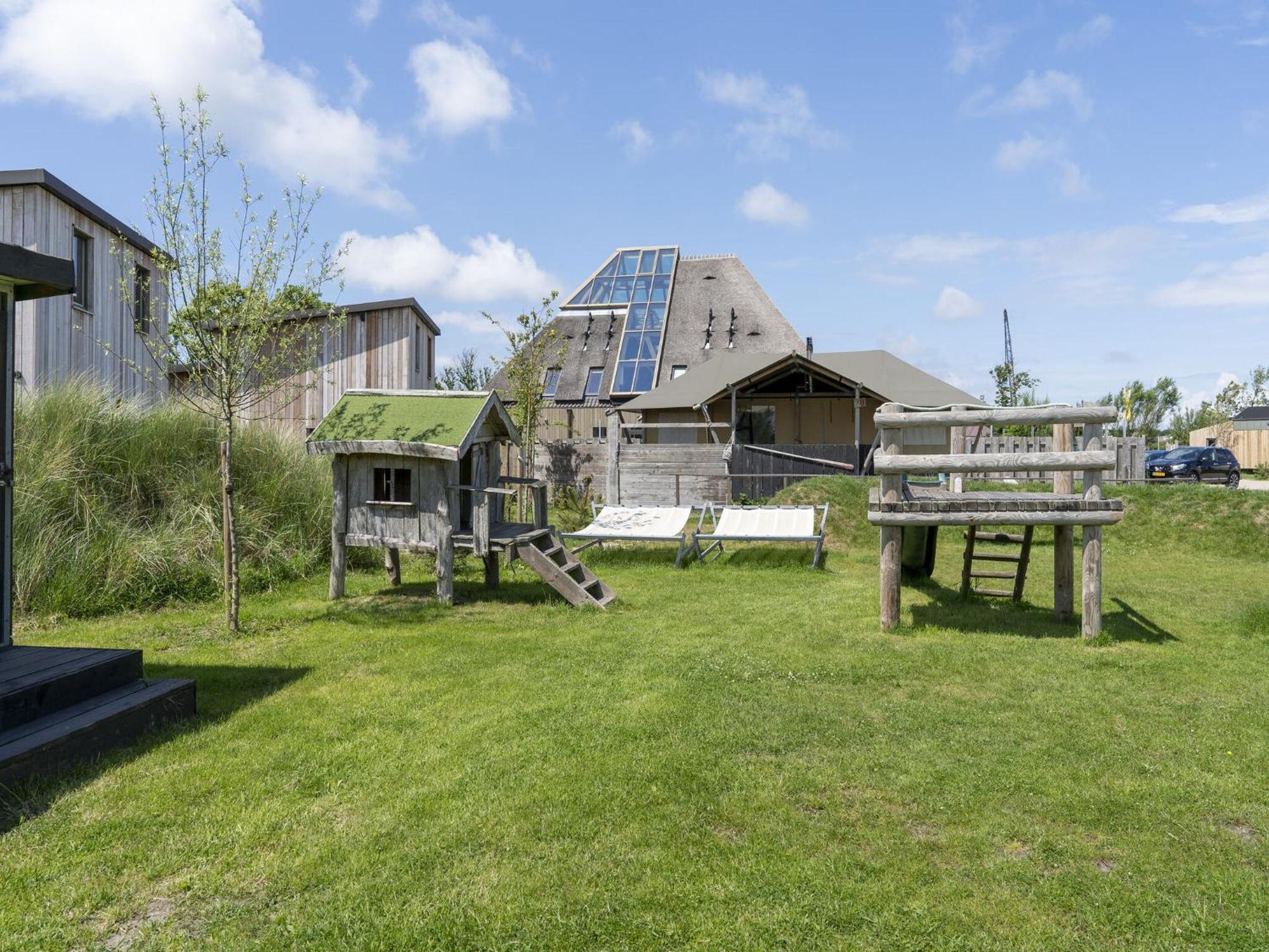 Quaint Bungalow In Callantsoog With Garden Екстериор снимка