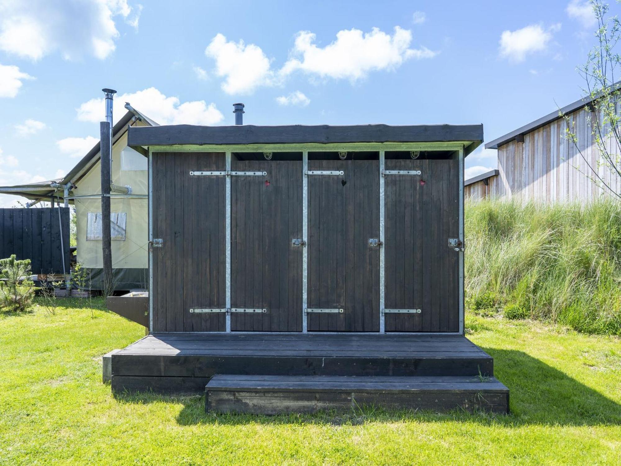 Quaint Bungalow In Callantsoog With Garden Екстериор снимка