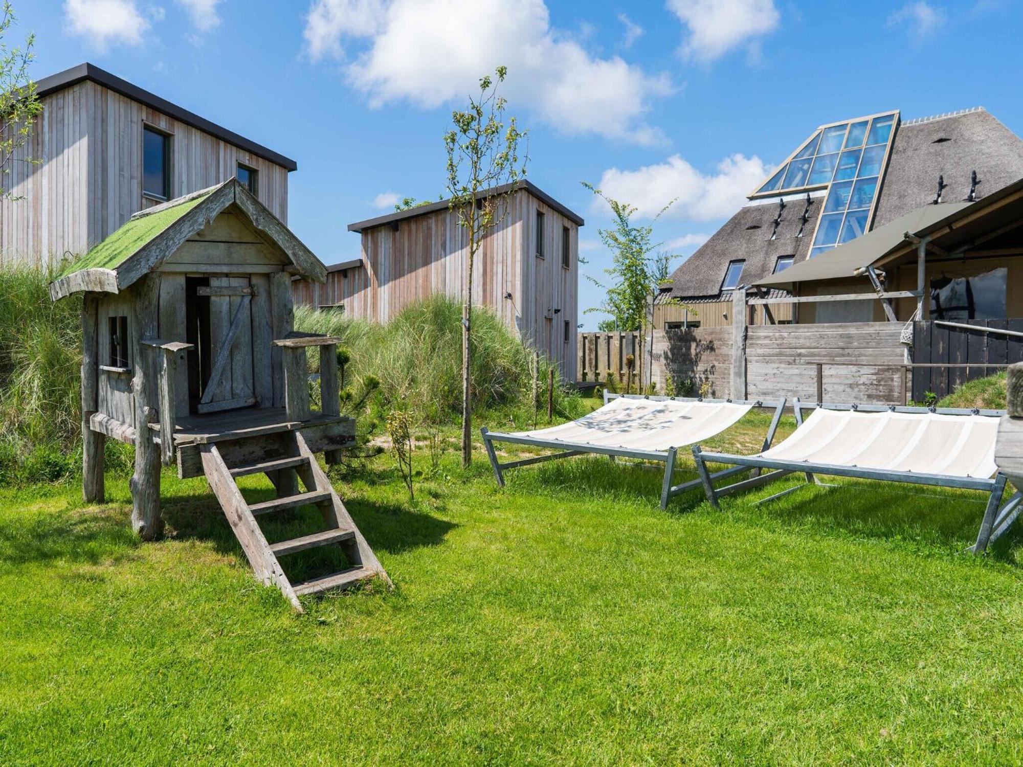 Quaint Bungalow In Callantsoog With Garden Екстериор снимка