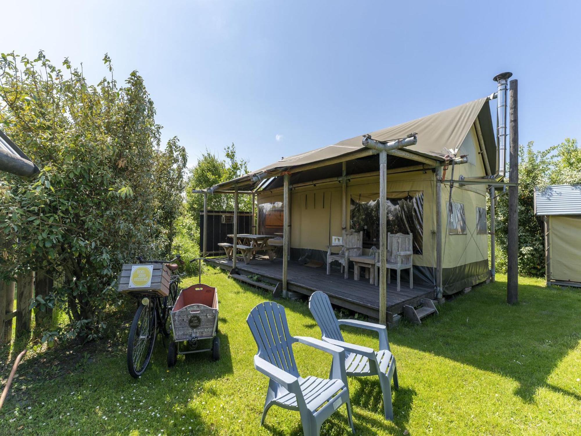 Quaint Bungalow In Callantsoog With Garden Екстериор снимка