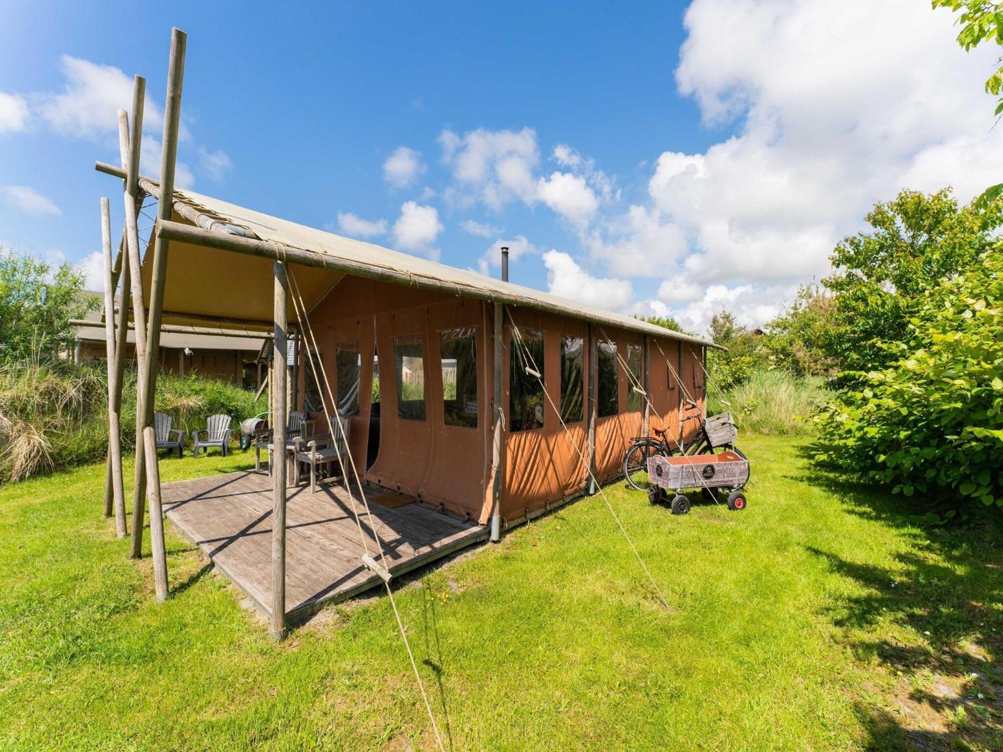 Quaint Bungalow In Callantsoog With Garden Екстериор снимка