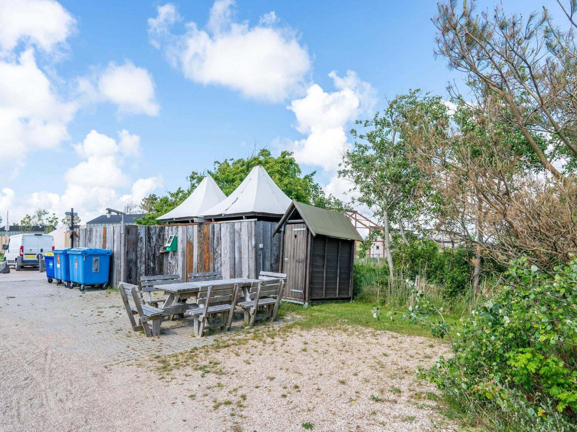 Quaint Bungalow In Callantsoog With Garden Екстериор снимка